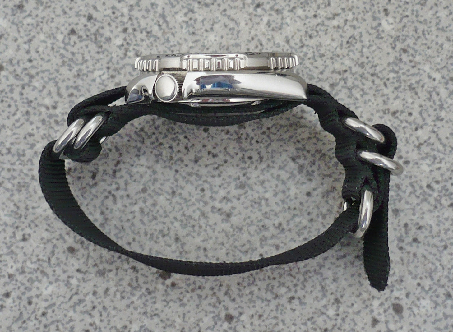 [Image: 4-ring_NATO_style_watchstrap.JPG]